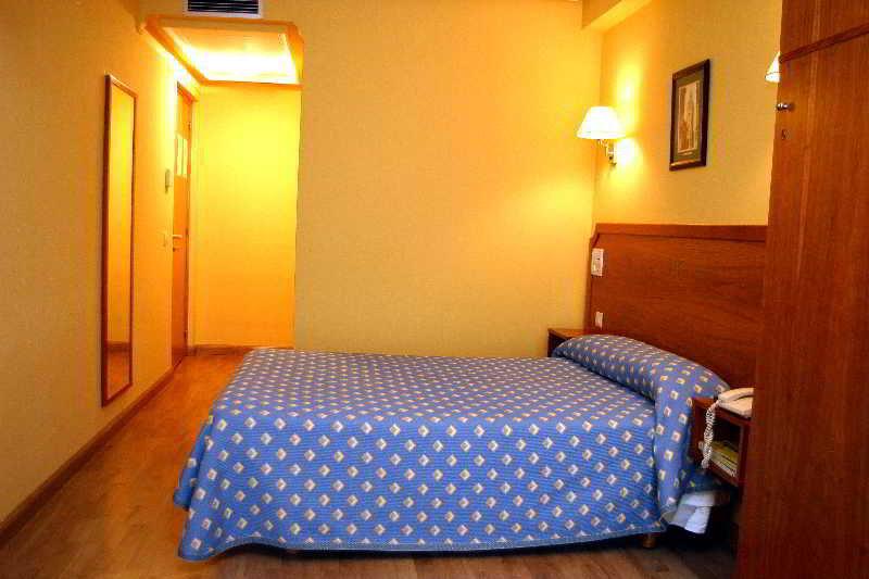 El Retiro De Cardea Hotel Oviedo Room photo